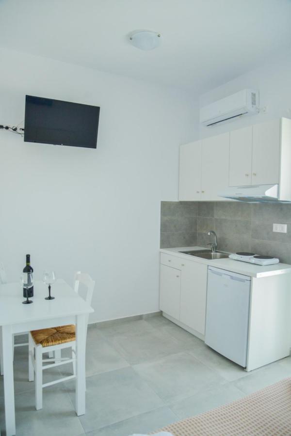 Zeras Apartments Adamantas  ภายนอก รูปภาพ